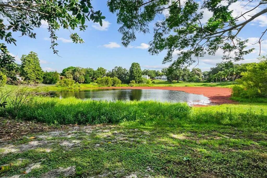 Cozy Lakefront Home W/ Pool -7 Mins From Legoland Уинтер-Хейвен Экстерьер фото